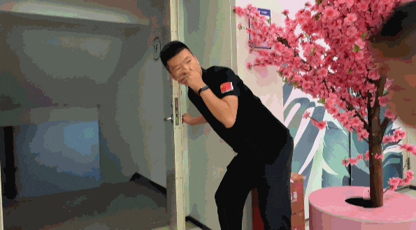 摩托车行凌晨突发起火1人不幸遇难！long88龙8国际痛心！潮汕一(图5)