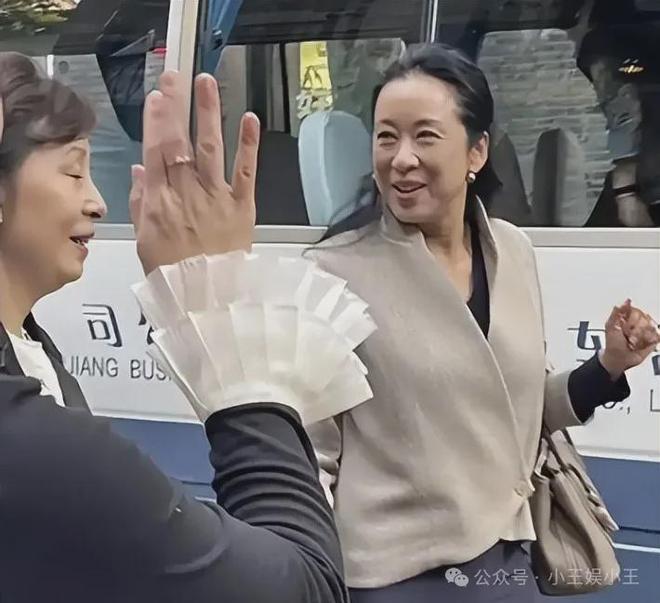 玲玲此生最骄傲的事情不是两次嫁入豪门龙8国际电子游戏娱乐平台万万没想到朱
